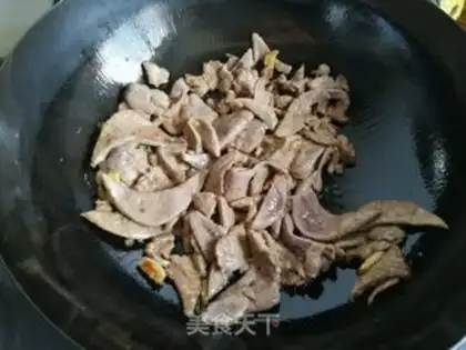 Make Onion pepper fried pork liver step 5