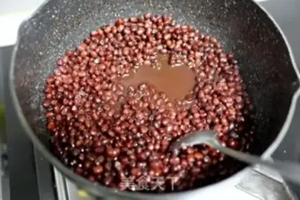 Make Bean Mountain medicine cake step 4