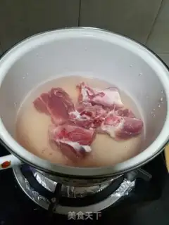 Make The old cuisine makes pig bones step 2
