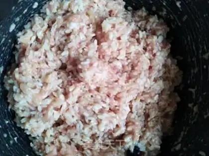 Make The rice lion head step 12