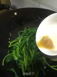 Make Garlic beans and potatoes step 6