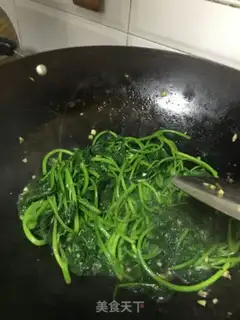 Make Garlic beans and potatoes step 7
