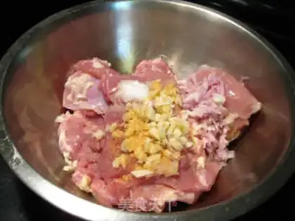 Make Fried garlic chicken thighs step 1