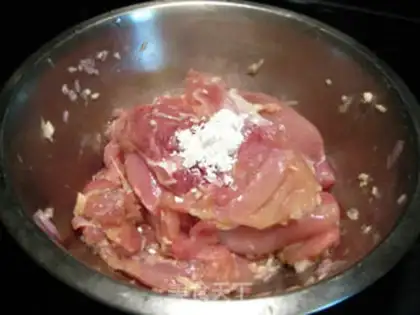 Make Fried garlic chicken thighs step 2