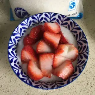 Make Strawberry yogurt step 2