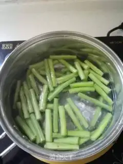 Make Spaghetti beans step 2
