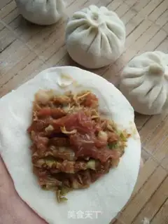 Make Tasty meat buns of sauce step 16
