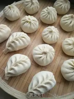 Make Tasty meat buns of sauce step 17