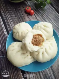 Make Tasty meat buns of sauce step 21