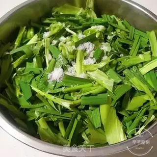 Make Garlic leaves step 3