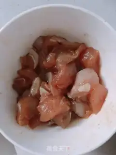 Make Chicken shrimp pizza step 1