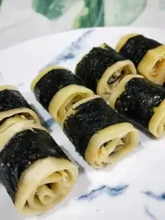 Make Seaweed pine rolls step 14
