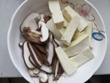 Make The dress and the tofu mushrooms and fishtails step 7
