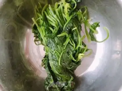 Make A spinach fan step 0