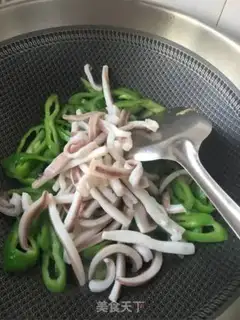 Make Pelican pepper squid step 12