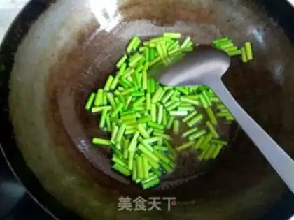 Make Garlic waffles step 2