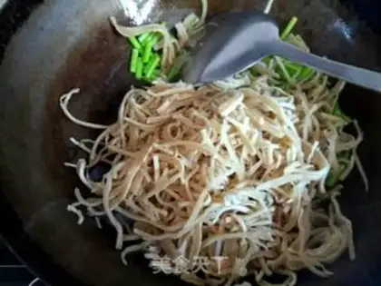 Make Garlic waffles step 3