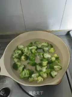Make Potato fried broccoli step 4