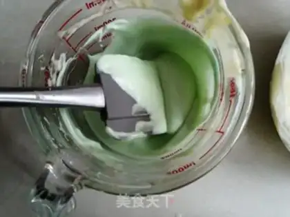 Make Two-coloured twilight cake step 6
