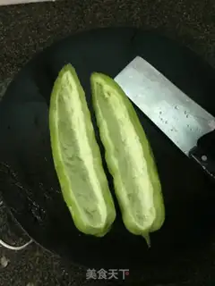 Make Scrambled eggs step 1