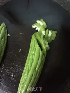 Make Scrambled eggs step 2