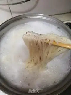 Make A spinach duck with noodles step 0