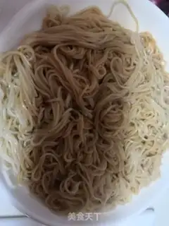 Make A spinach duck with noodles step 1