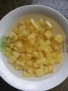 Make Pineapple rice step 3