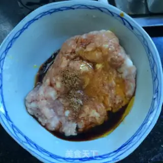 Make Soy sauce and garlic step 1