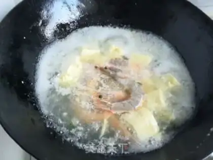 Make Little cabbage tofu shrimp soup step 7