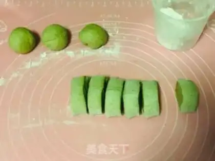 Make Powder shrimp egg box step 1
