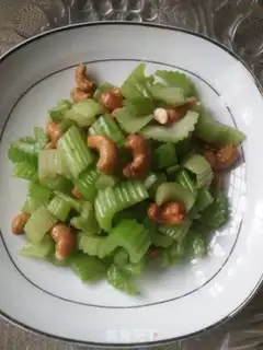 Make Celery makes cashew nuts step 4
