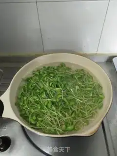 Make Clear the black bean seed step 2
