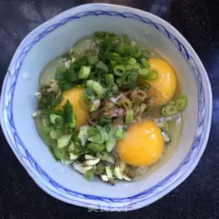 Make Onion bouquet and eggs step 1