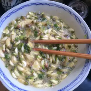 Make Onion bouquet and eggs step 2