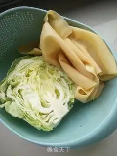 Make Spicy bean-skin and buns step 0