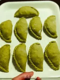 Make Powder shrimp egg box step 16