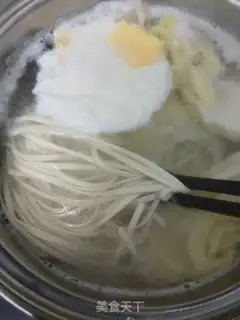 Make Egg clean noodles step 3