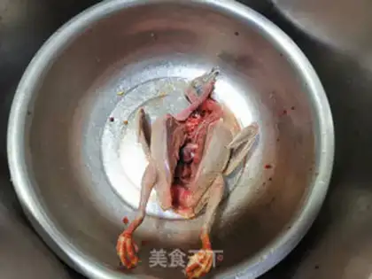 Make Worm grass and pigeon soup step 0