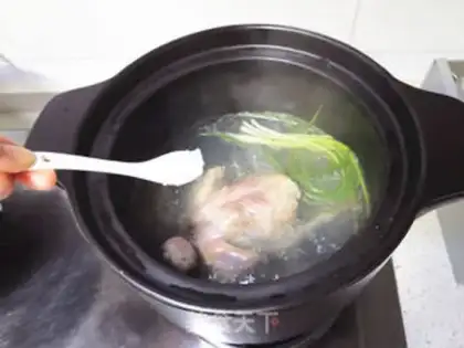 Make Worm grass and pigeon soup step 7