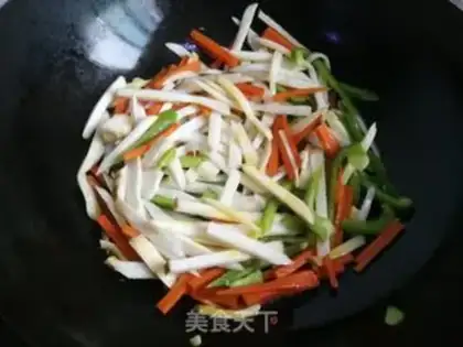 Make Pyramid carrots, fried abalone mushrooms step 3