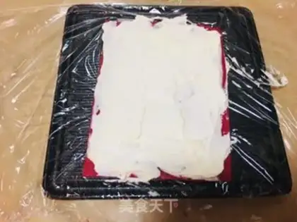 Make Red velvet strawberries step 7