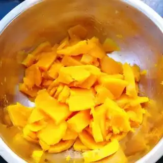 Make Little yellow bean bag step 0