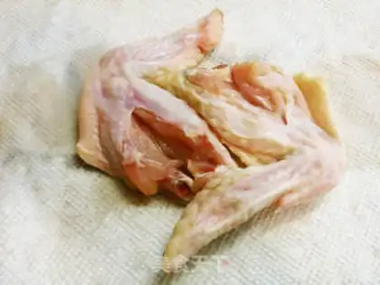 Make New Orleans fried chicken wings step 0