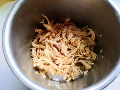 Make Spicy chicken silk step 4