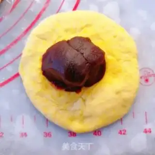 Make Little yellow bean bag step 9