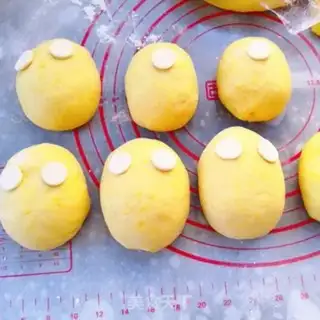 Make Little yellow bean bag step 13