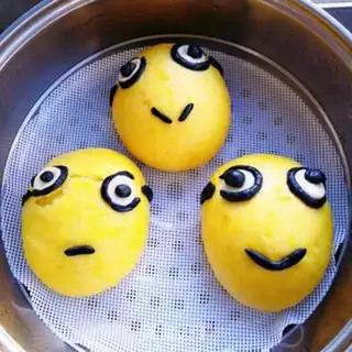 Make Little yellow bean bag step 19