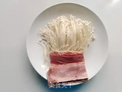 Make Bacon pins and mushrooms step 1