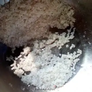 Make Pineapple rice step 0